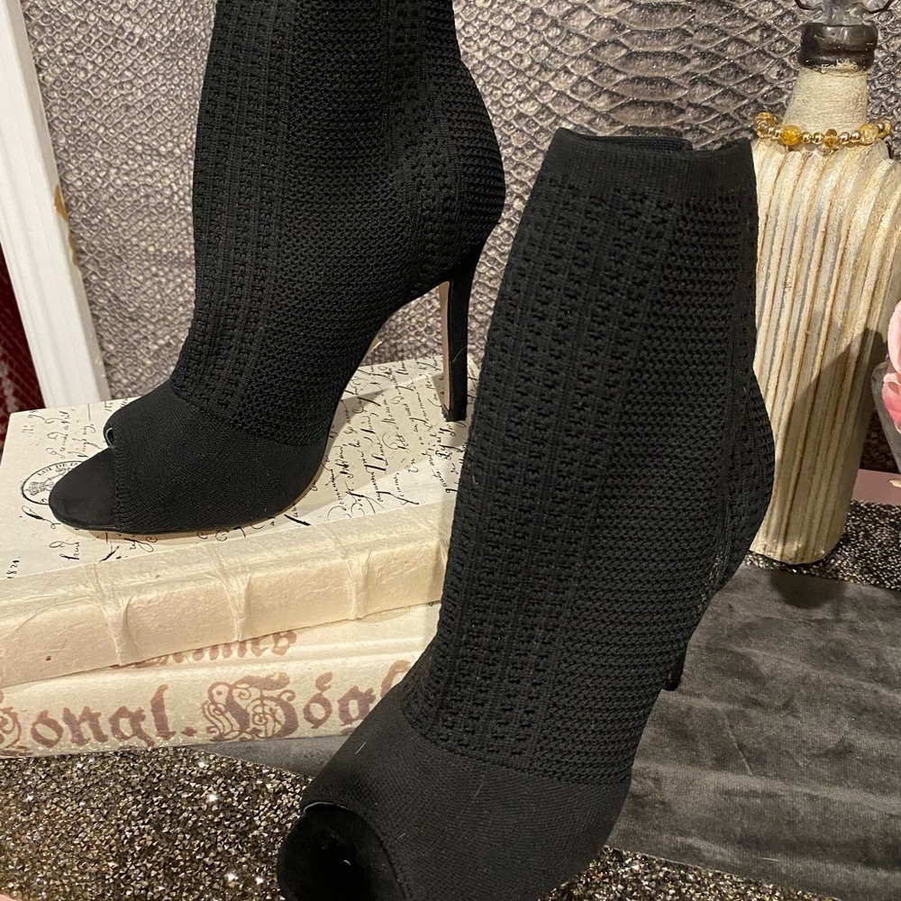 Catherine Malandrino Knitty Heels Size 7.5